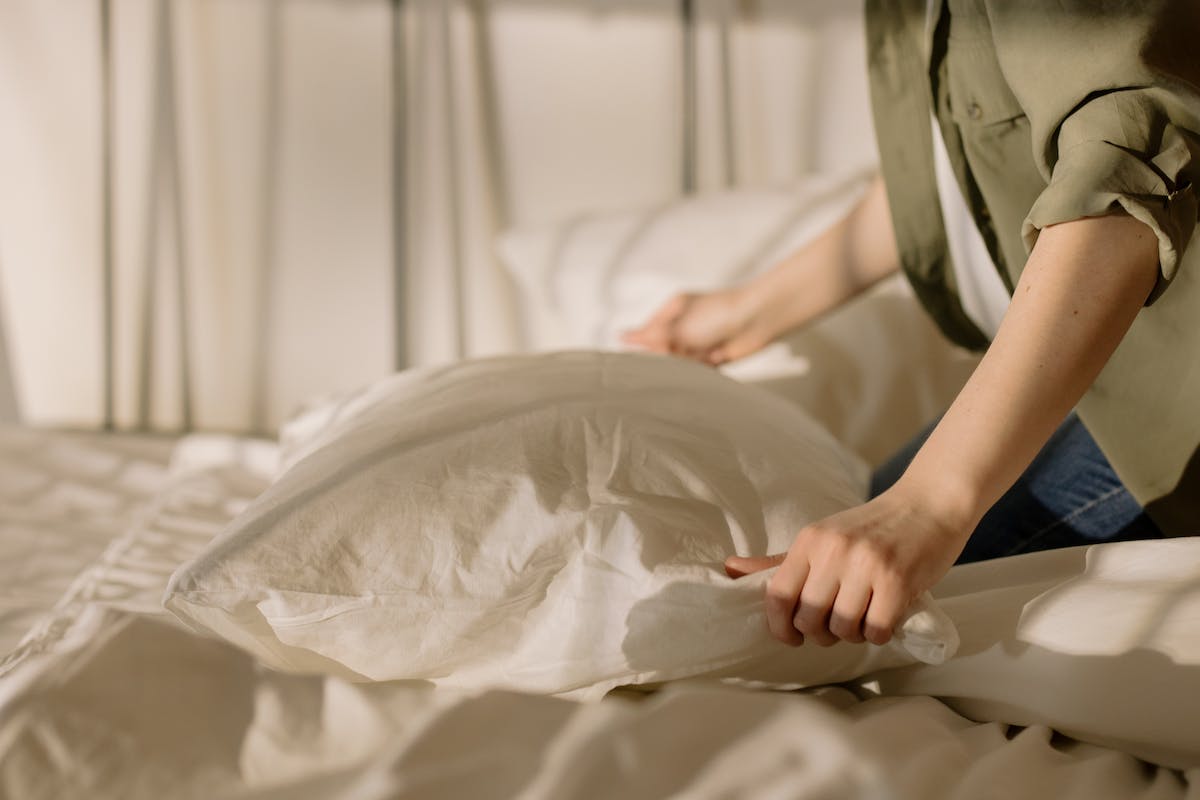 Dormire bene rimuovendo gli oggetti dannosi per il sonno
