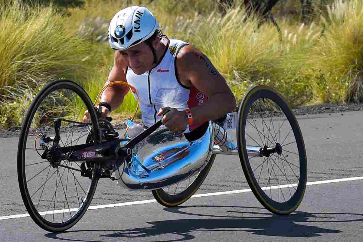 Gesto emozionante di Alex Zanardi